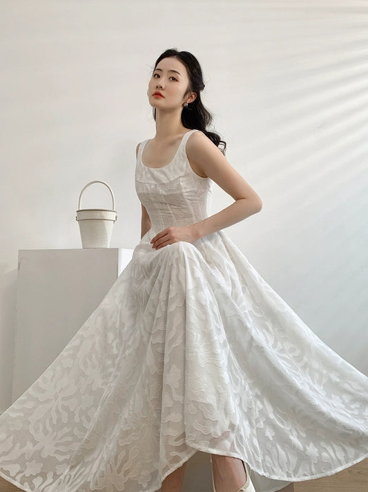 2023 Women's New A-Line French Waist Niche Design Long Skirt White Suspender Dress Slim-fitting Swing Skirt