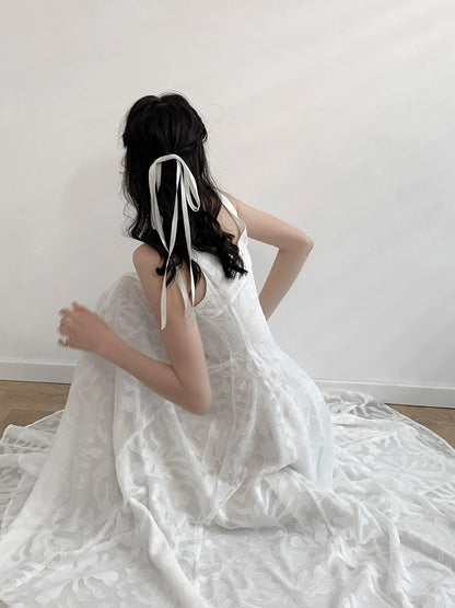 2023 Women's New A-Line French Waist Niche Design Long Skirt White Suspender Dress Slim-fitting Swing Skirt