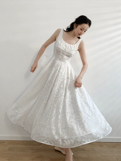 2023 Women's New A-Line French Waist Niche Design Long Skirt White Suspender Dress Slim-fitting Swing Skirt