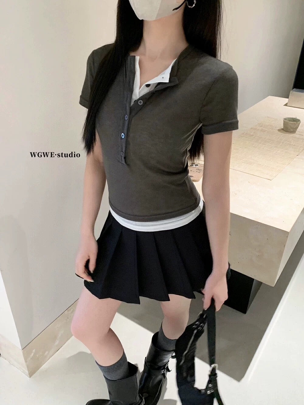 WGWE fake two-piece contrast color half-button short-sleeved T-shirt slim fit fashion simple all-match straight shoulder top short-sleeved T-shirt female