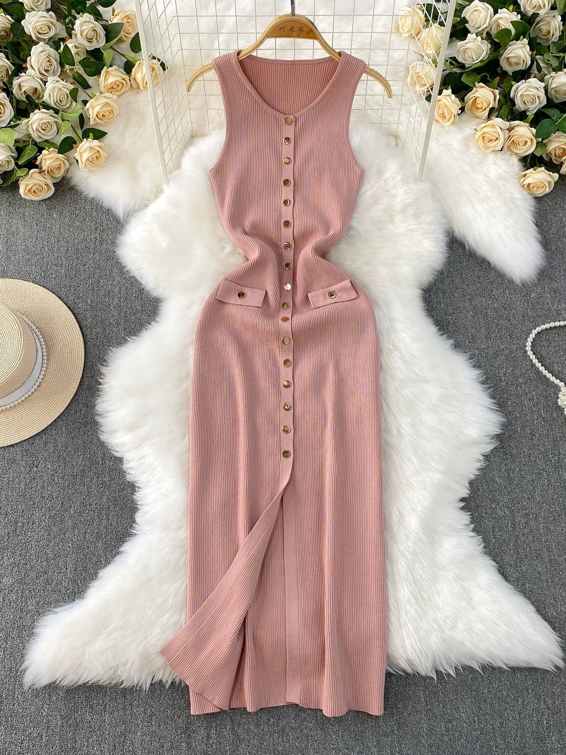 2025 Summer New Women's Dress: High-end Round Neck Metal Button-down Slim Fit Slit Knitted Long Dress