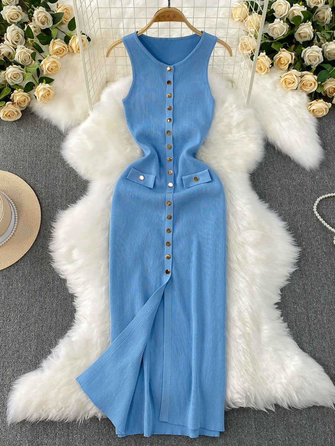 2025 Summer New Women's Dress: High-end Round Neck Metal Button-down Slim Fit Slit Knitted Long Dress