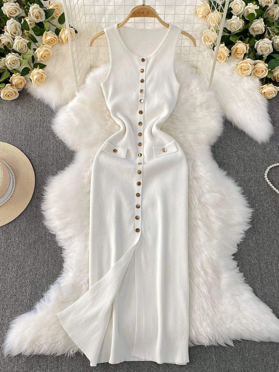 2025 Summer New Women's Dress: High-end Round Neck Metal Button-down Slim Fit Slit Knitted Long Dress