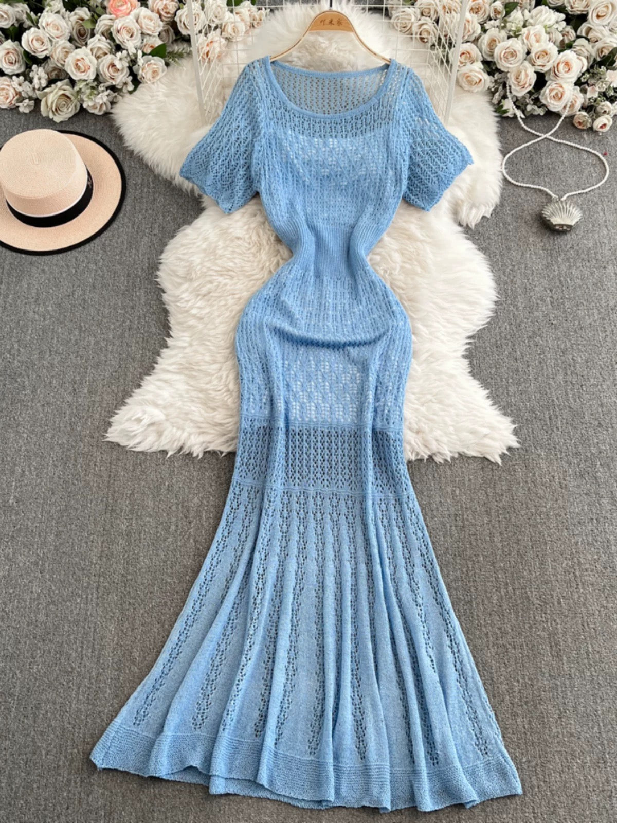 French retro-style openwork knit dress, new summer style, elegant, waist-cinching, slimming, mid-length A-line fishtail skirt.