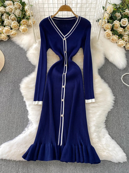 French-style elegant V-neck long-sleeved knit dress for autumn and winter, single-breasted, waist-cinching, slimming, stretchy fishtail maxi skirt