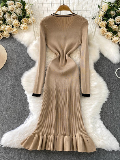 French-style elegant V-neck long-sleeved knit dress for autumn and winter, single-breasted, waist-cinching, slimming, stretchy fishtail maxi skirt