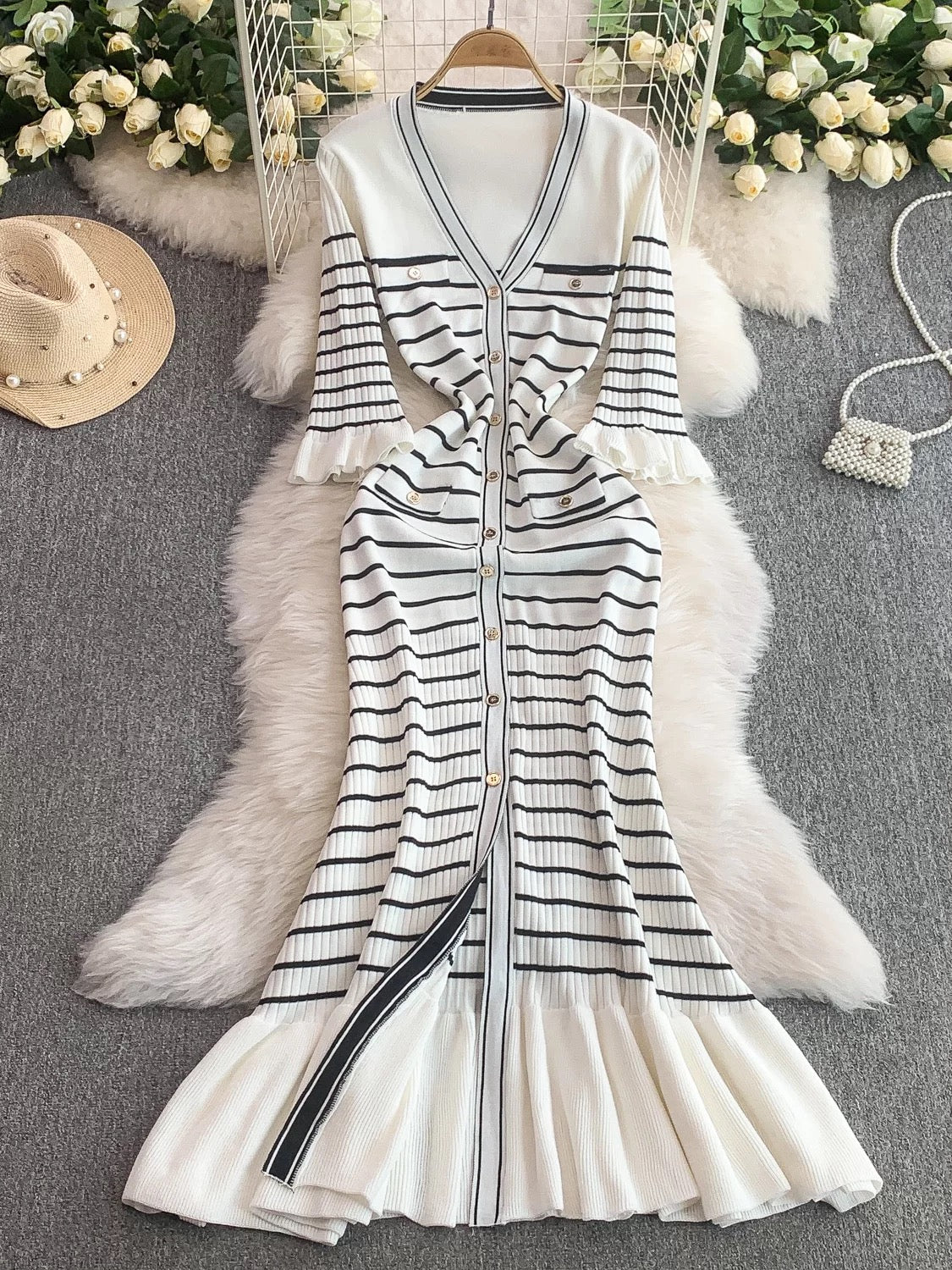Korean style goddess-like elegant V-neck flared sleeve striped knit dress, new single-breasted fitted waist fishtail long skirt