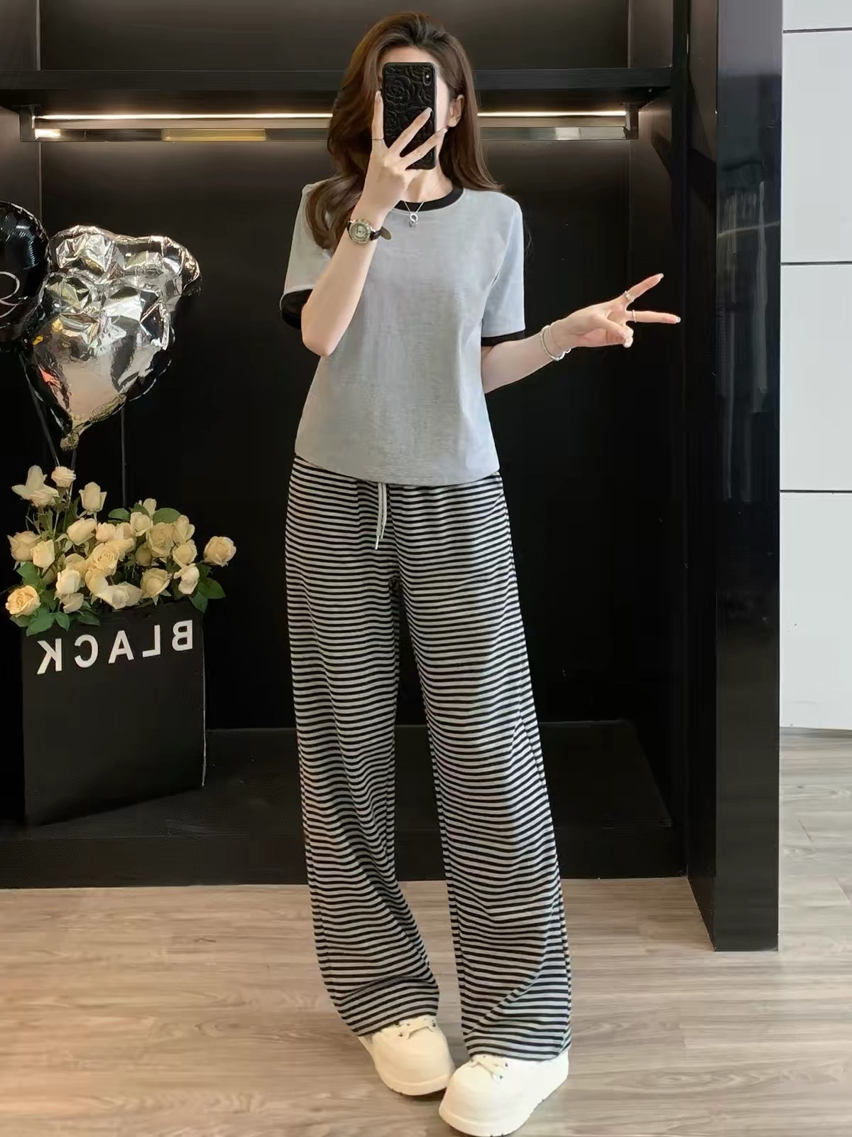 Women's Summer 2026 Casual Two-Piece Set: Slimming Striped Short-Sleeve Top & Wide-Leg Trousers – Stylish, Trendy, Youthful Sporty Look