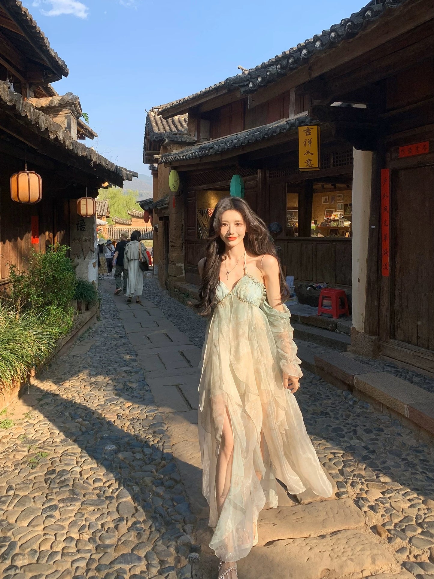 Yikett "Sake Tea Room" summer backless suspender dress for women with detachable sleeves