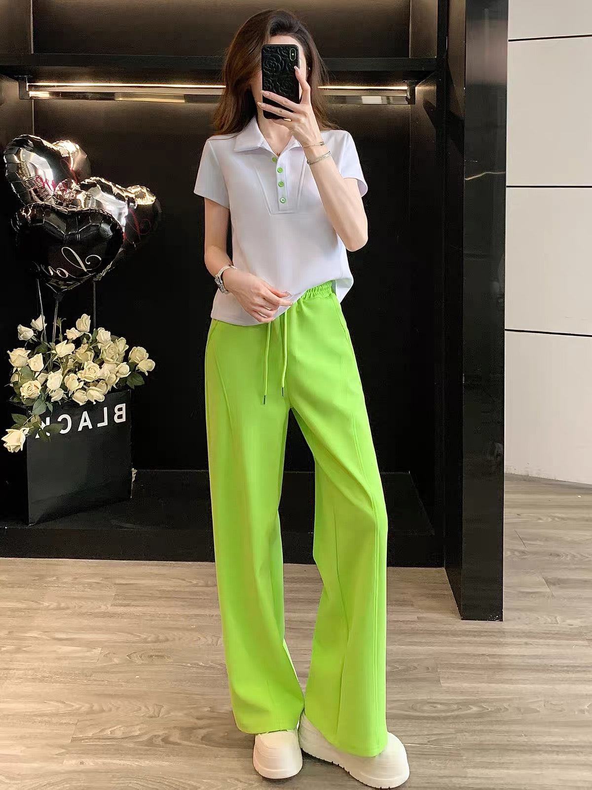 Early Spring Women's 2-Piece Set: Polo-Collar Short-Sleeve Top & Wide-Leg Trousers – Casual, Sporty, Chic, and Stylish (Summer 2026)