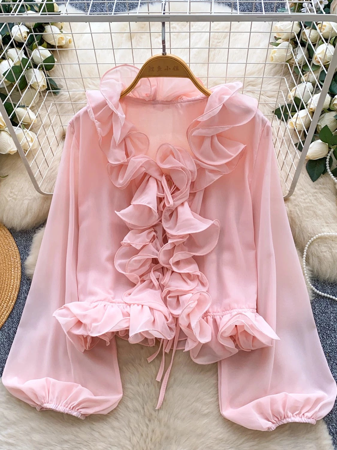 French-style gentle and elegant V-neck tie-up ruffle patchwork long-sleeved chiffon blouse for women, a chic and unique autumn top.