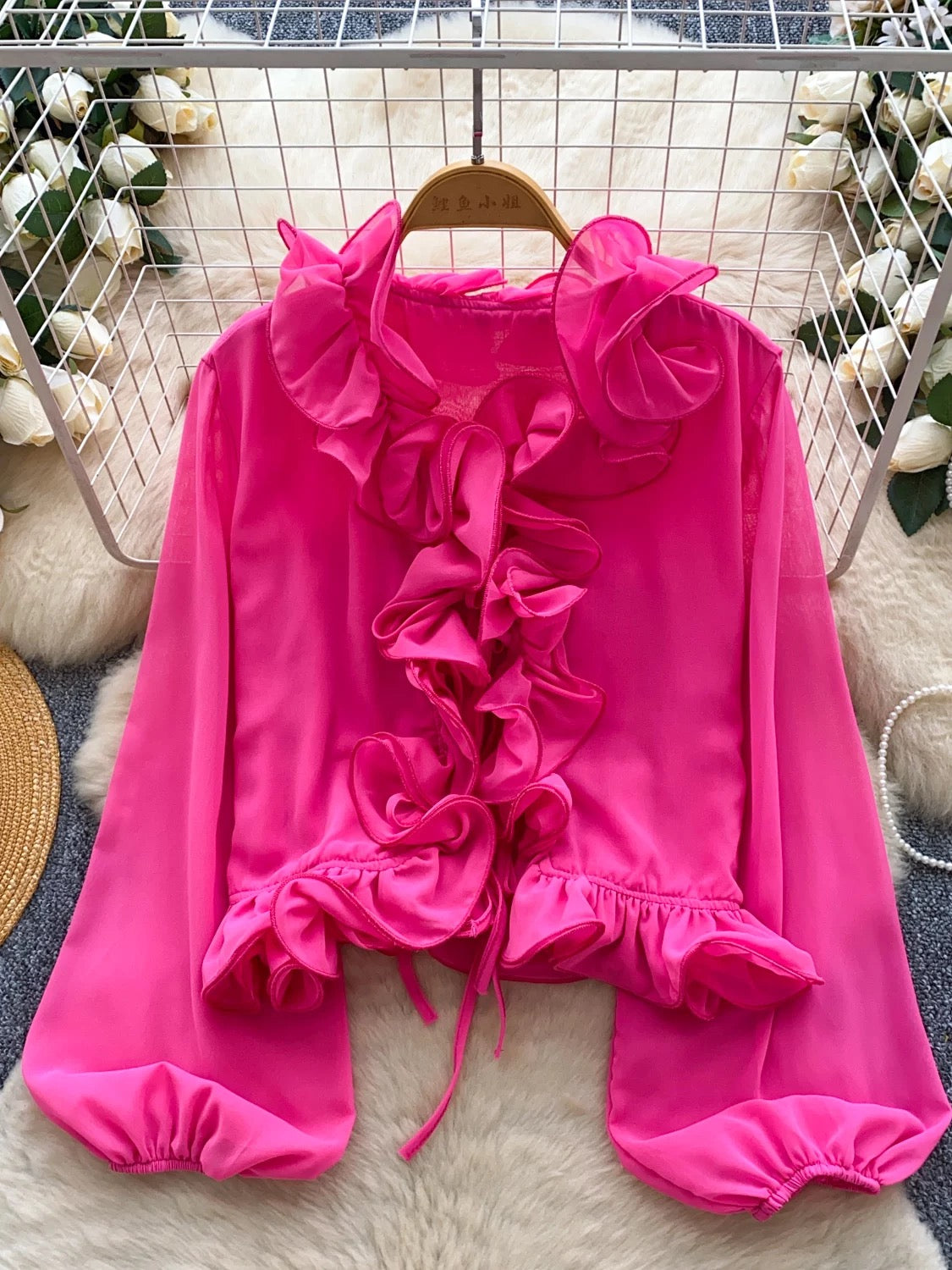 French-style gentle and elegant V-neck tie-up ruffle patchwork long-sleeved chiffon blouse for women, a chic and unique autumn top.