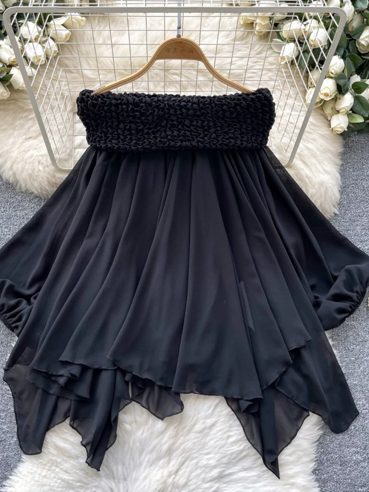 Elegant Fairy-like Top, 2024 Autumn French Style Off-Shoulder Lantern Sleeve Loose and Versatile Irregular Chiffon Blouse