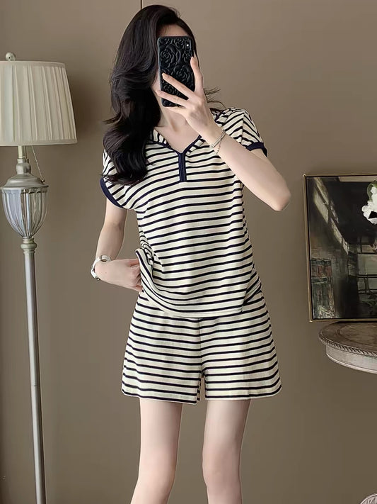 Women's Summer 2026 Striped Hooded Short-Sleeve & Shorts Two-Piece Set – Stylish, Youthful, Slimming Casual Sportswear Outfit