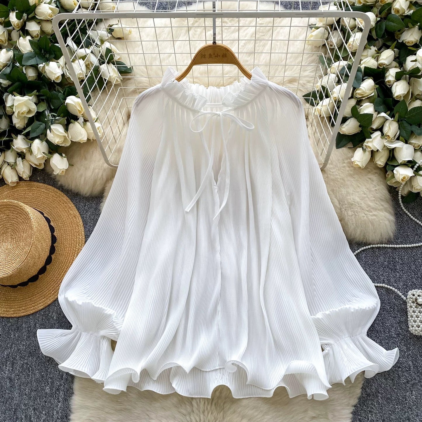 Gentle and elegant flared sleeve pleated shirt for women, autumn 2025, French style, loose fit, slimming, casual ruffle top.