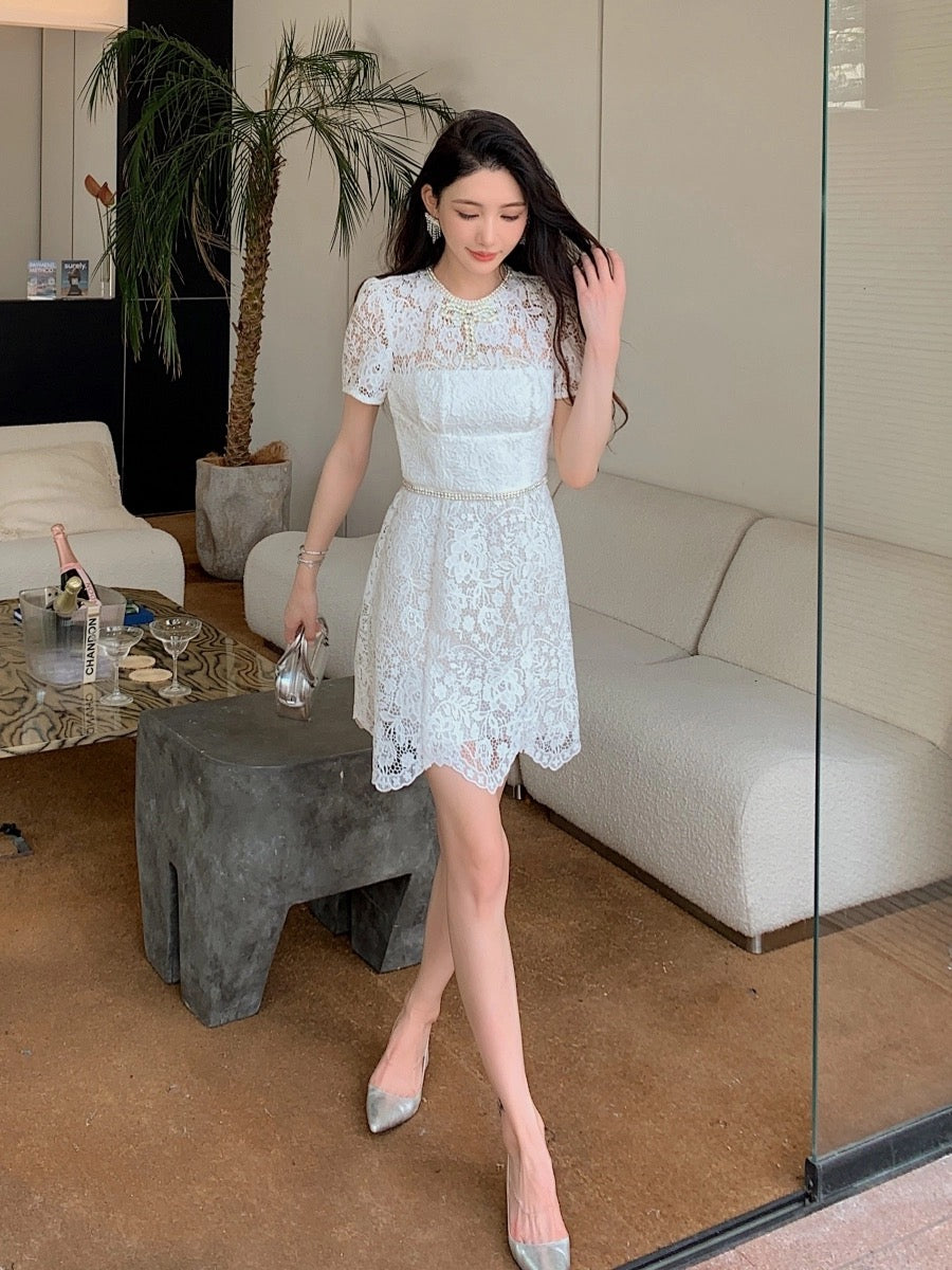 This year's most popular skirt, high-end, French fashion, white lace round neck, short-sleeved waist dress