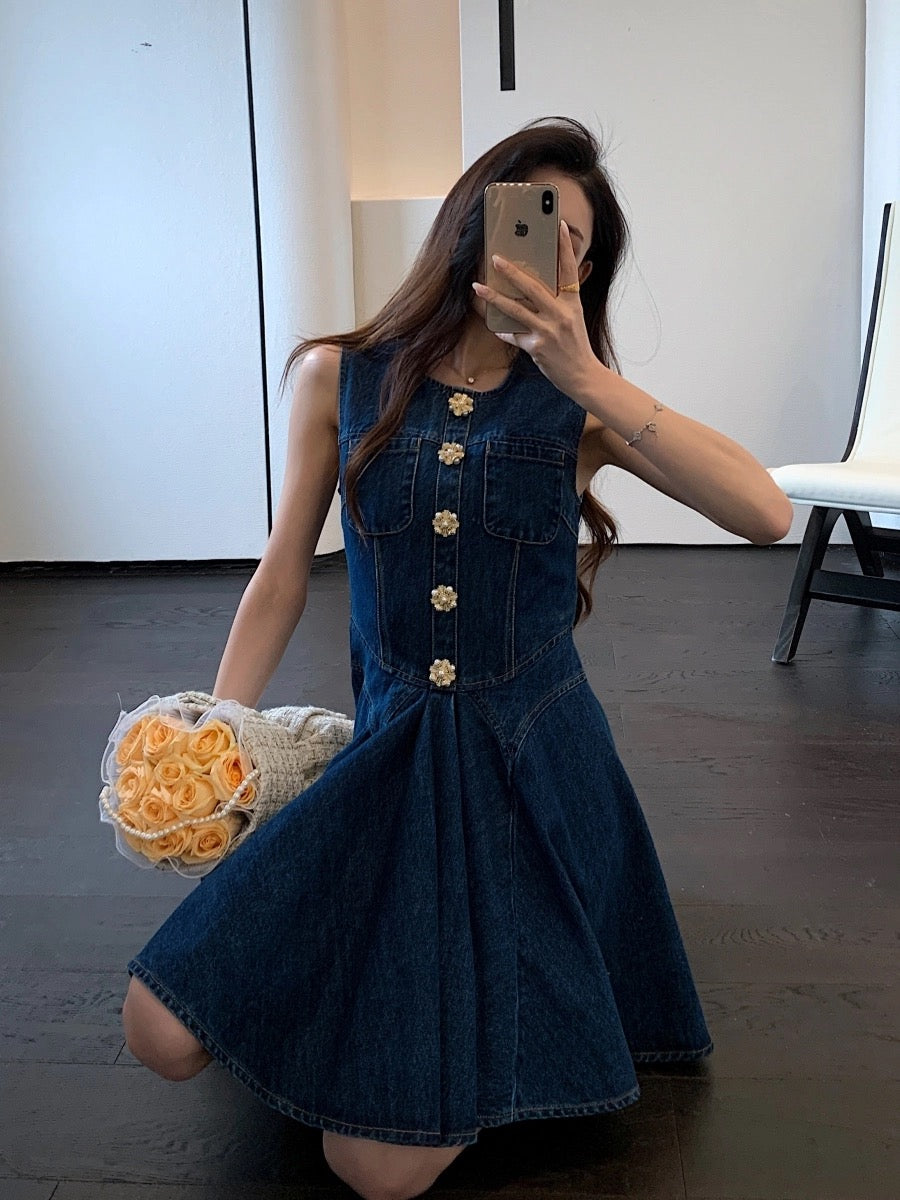 Celebrities' same style sleeveless vest denim skirt fashionable waist-cinching super good-looking dress 2024 new style women's summer