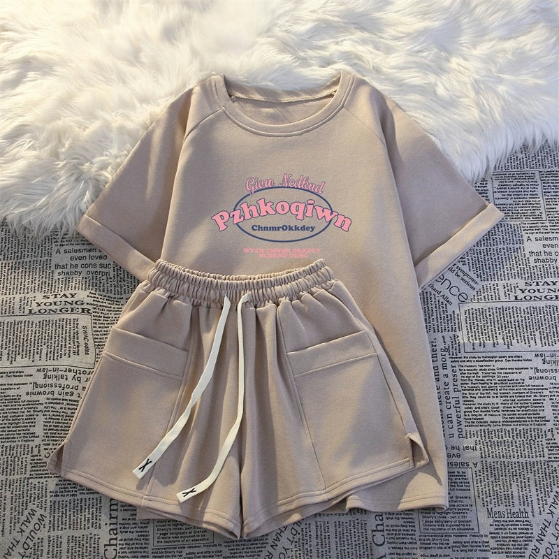 Short-sleeved shorts casual two-piece suit for small women summer new style internet celebrity student fashion running sports loose