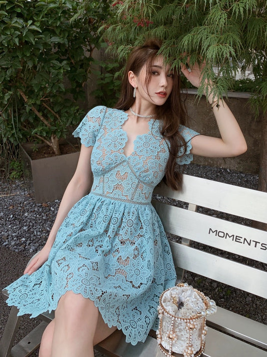 New women's French retro palace style sexy V-neck hollow lace waist slimming short-sleeved dress short skirt