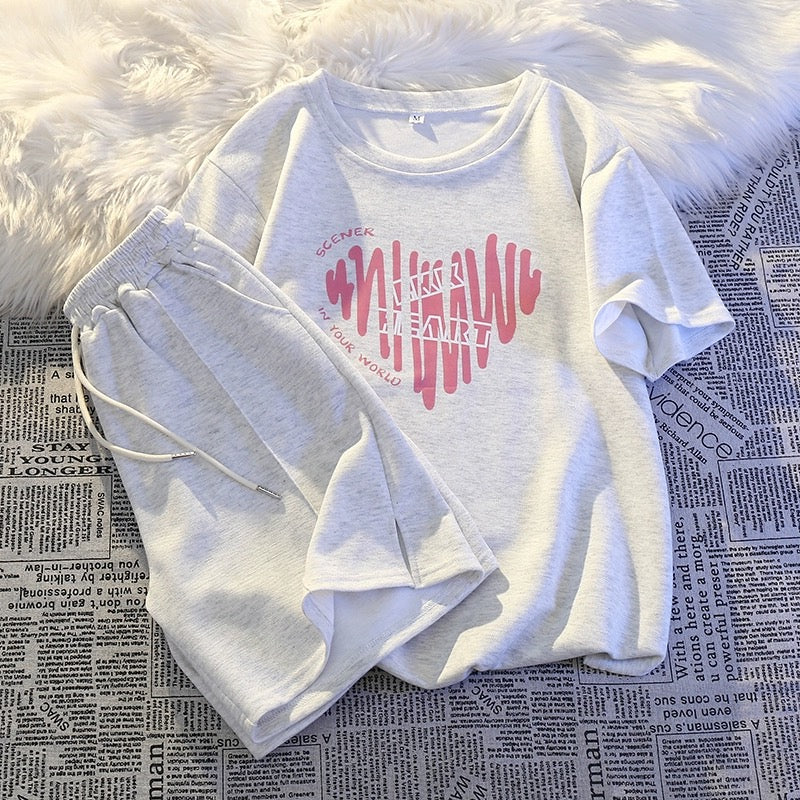 Casual sportswear suit for female summer students, loose short-sleeved T-shirt + shorts, salt-based small man running two-piece set