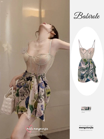 Summer dopamine outfit for small people, floral suspender dress, feminine tube top and ribbons, waist-covering hip skirt