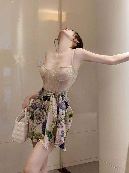Summer dopamine outfit for small people, floral suspender dress, feminine tube top and ribbons, waist-covering hip skirt