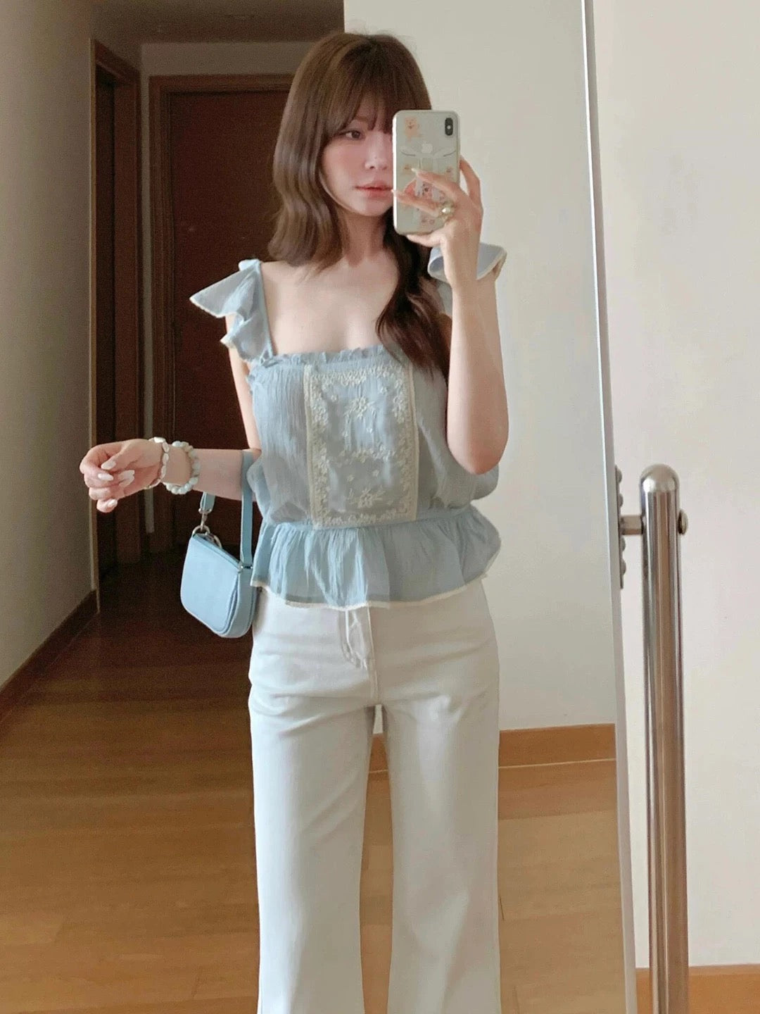 Dopamine French beautiful blue sweet ruffle embroidery small flying sleeve suspenders small top female summer 5107004