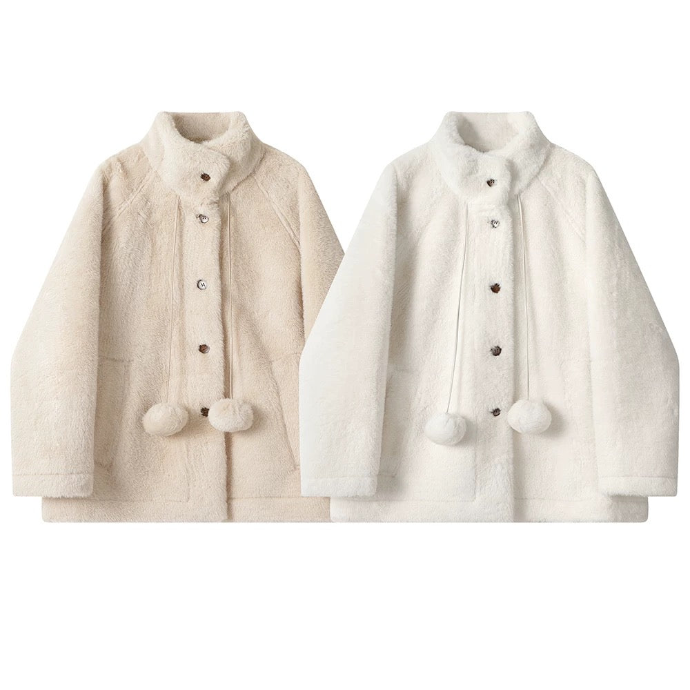XinmonLee's popular winter new furry coat is a new style of women's loose and versatile design coat
