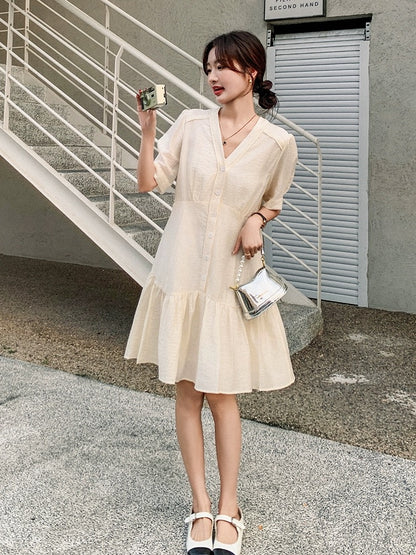 White dress for women summer 2024 new French style, gentle, beautiful, lazy and relaxed v-neck slimming skirt