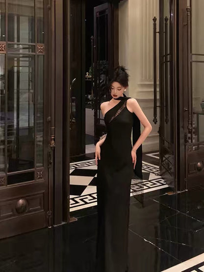 [In Stock] Black One-Shoulder Ribbon Dress – 2026 New French-Style Unique Design Lace & Satin Maxi Dress