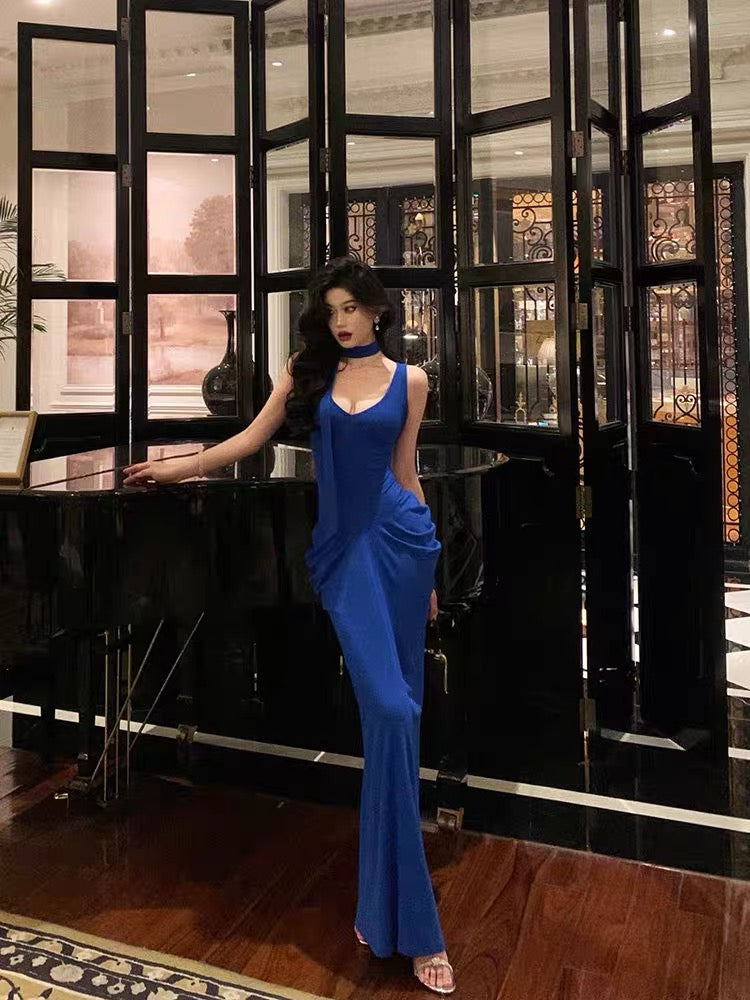 [In Stock] 2026 New Niche Style Camisole Dress – Chic, Slim-Fit, Hip-Hugging Long Vacation Dress with Ribbon Detail