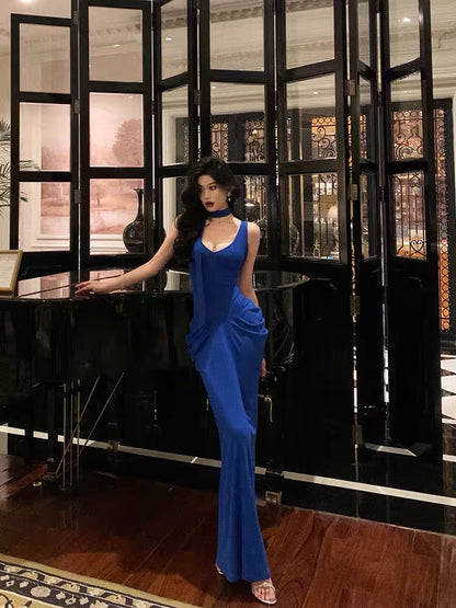 [In Stock] 2026 New Niche Style Camisole Dress – Chic, Slim-Fit, Hip-Hugging Long Vacation Dress with Ribbon Detail