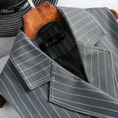 Striped Women's Vest Women's 2023 Spring and Autumn New Style Small Short Suit Collar Vest Clip Belt Pressed White Line Design