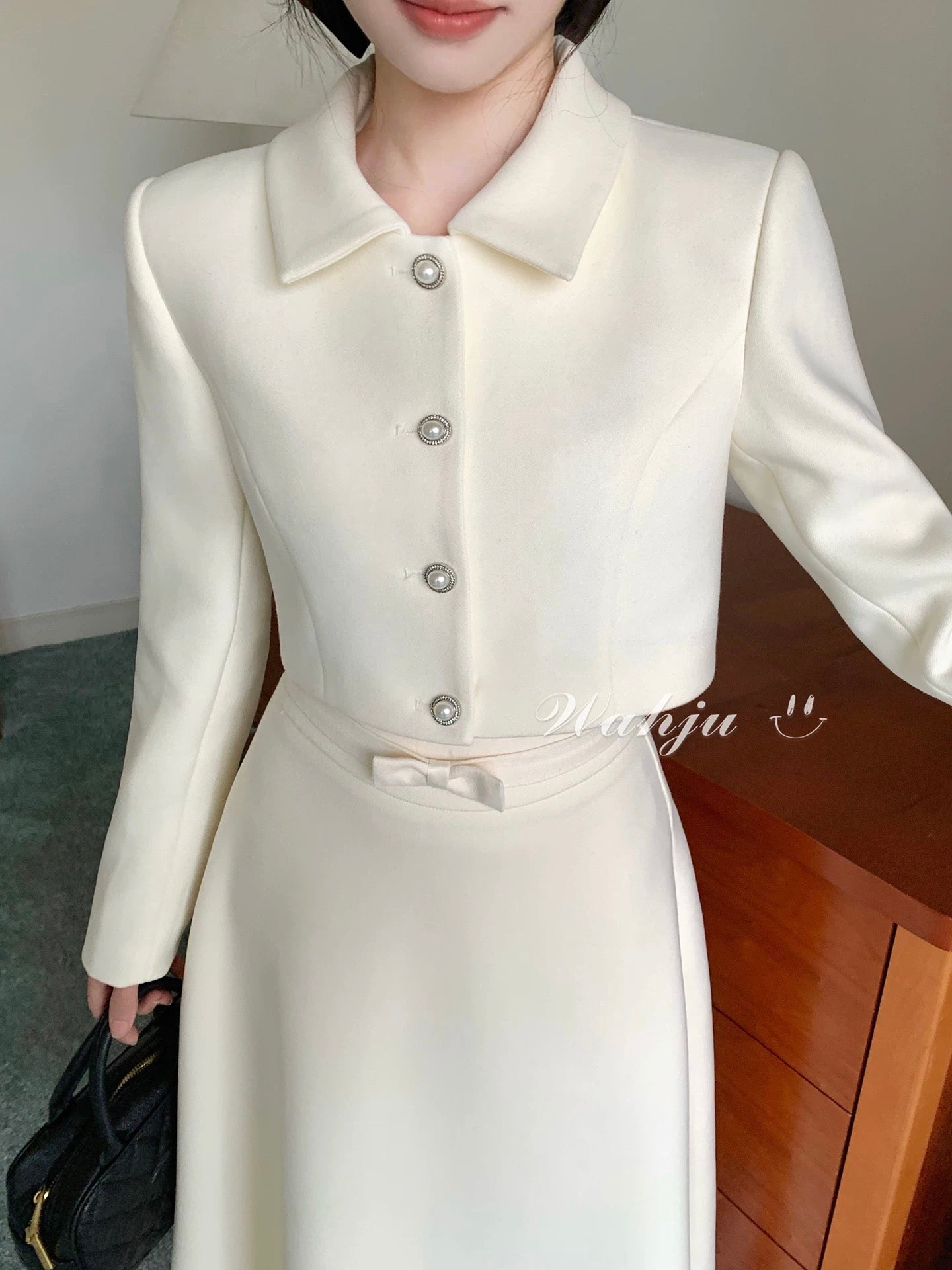 WAHJU Pure White Alice Xu Yan's French Gentle Winter Style Slim Fit Coat and Skirt