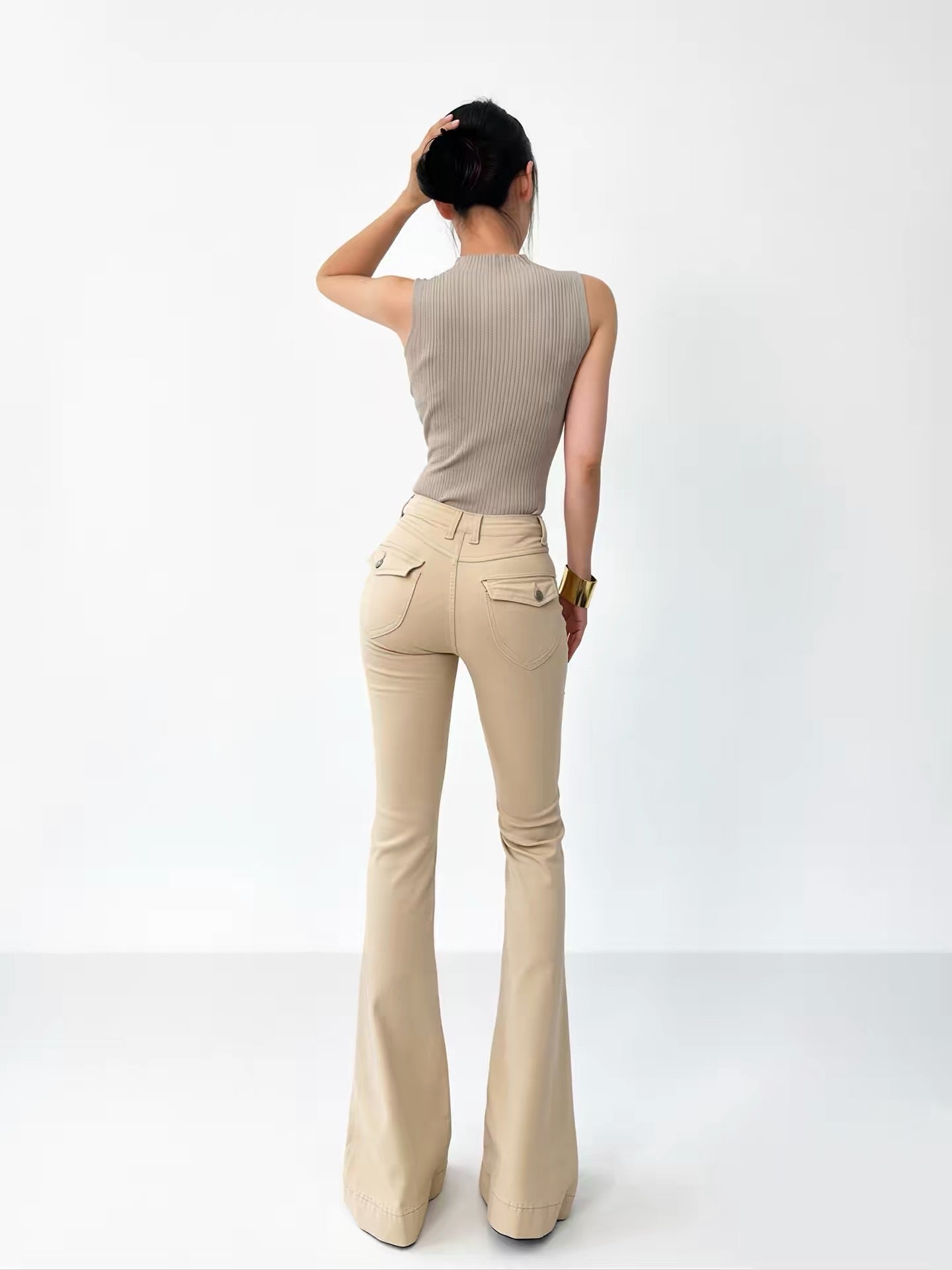 Yangyang Women's Classic Khaki Slim-Fit Bootcut Jeans – Lightweight Summer Style with Flap Back Pockets and Butt-Lifting Design