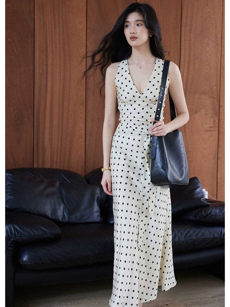Eryang Design [Taoying] Classic retro white polka dot wide suspender v-neck top + waist-binding skirt