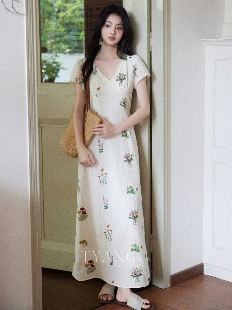 Eryang Design [Hua Xin] Artistic short-sleeved embroidered flower long skirt for women with waist-hugging v-neck slim fit temperament dress