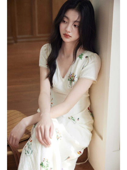 Eryang Design [Hua Xin] Artistic short-sleeved embroidered flower long skirt for women with waist-hugging v-neck slim fit temperament dress