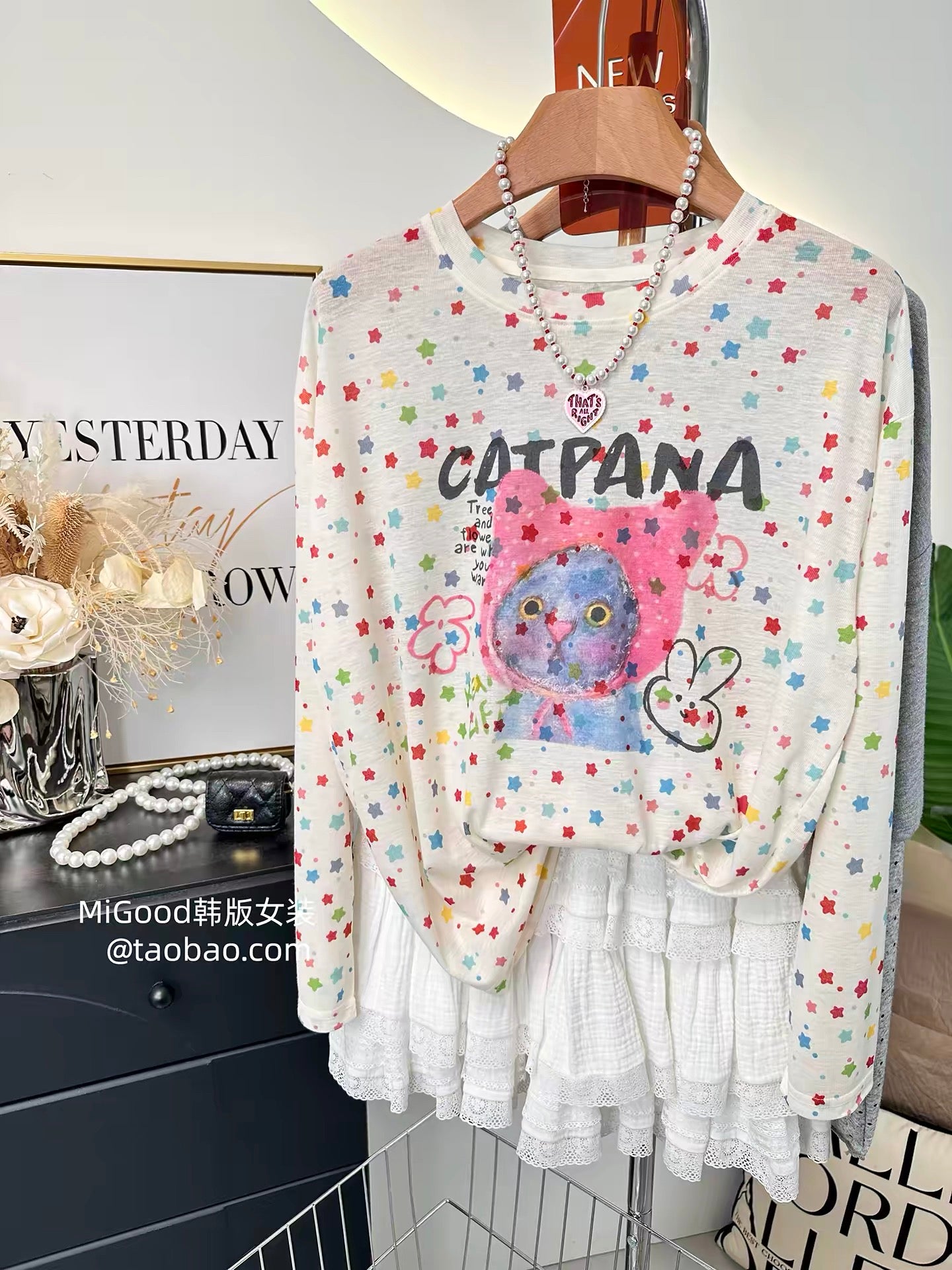 All-over star and kitten print sun-protection top—new summer Korean-style, chic, loose-fitting, and slimming Lyocell T-shirt for women.