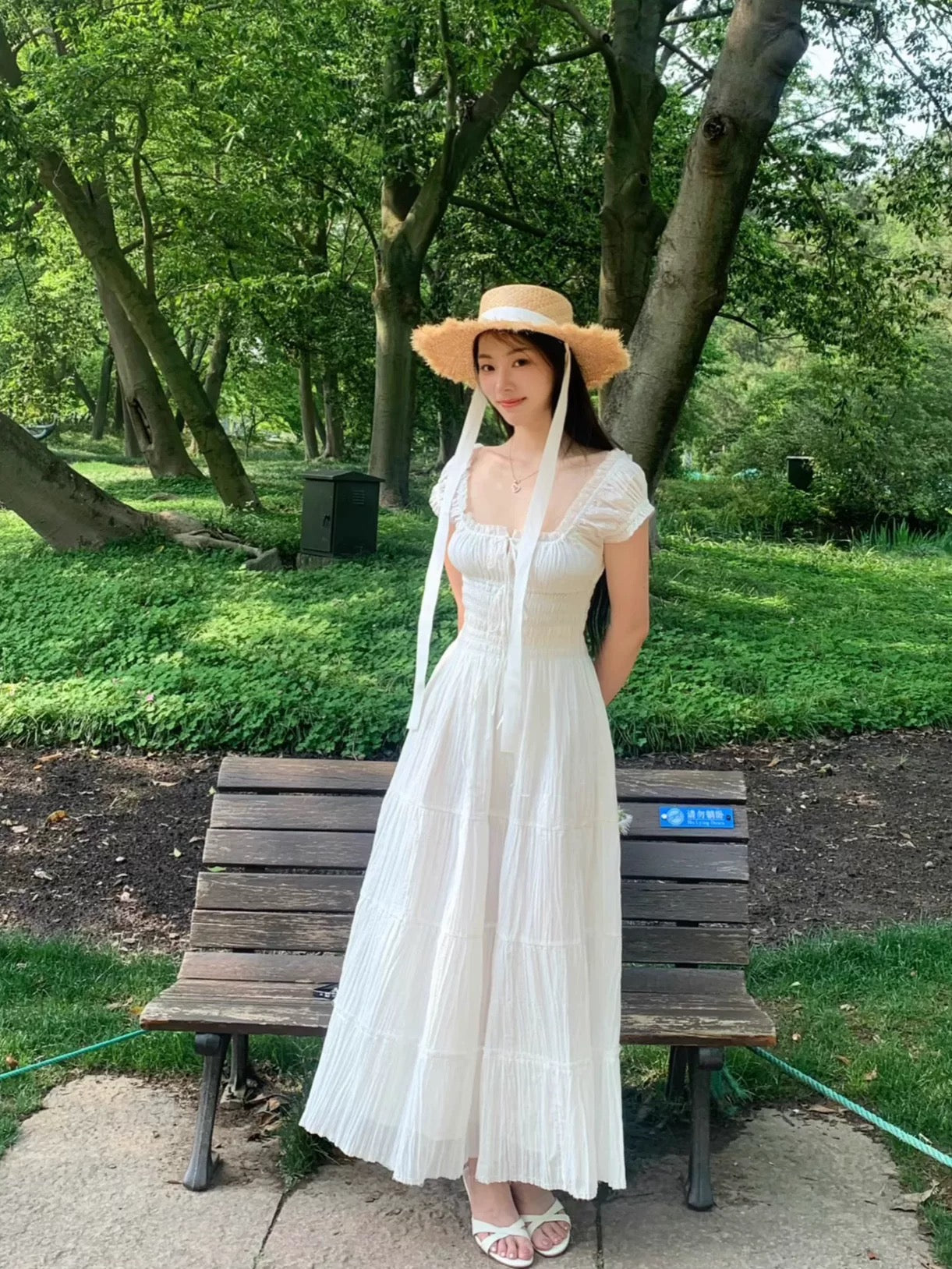 Xu Ruizhi and Ma Sichun's million-like approval model UO little white dress white moonlight pure cotton pleated square collar dress long dress