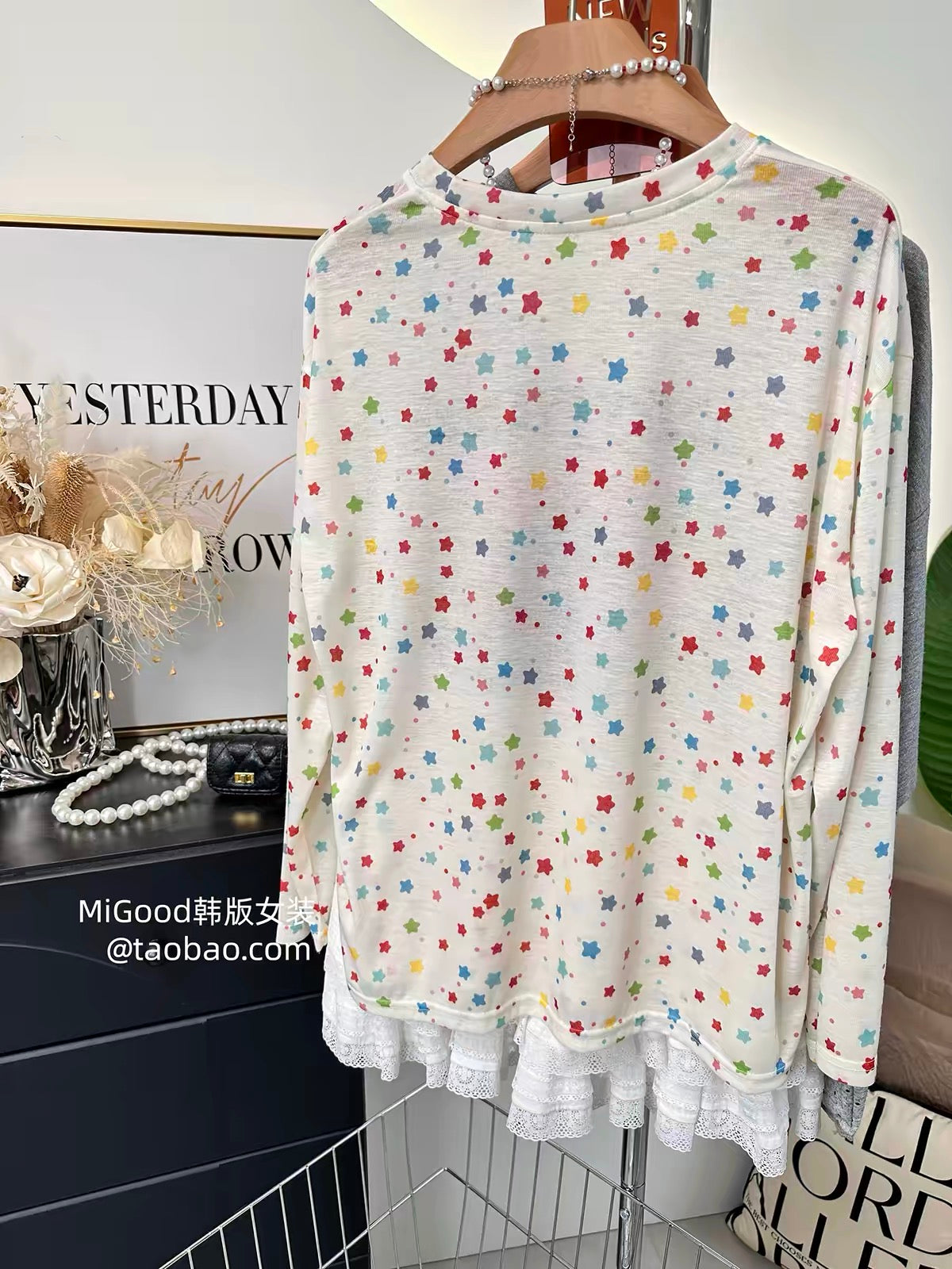 All-over star and kitten print sun-protection top—new summer Korean-style, chic, loose-fitting, and slimming Lyocell T-shirt for women.