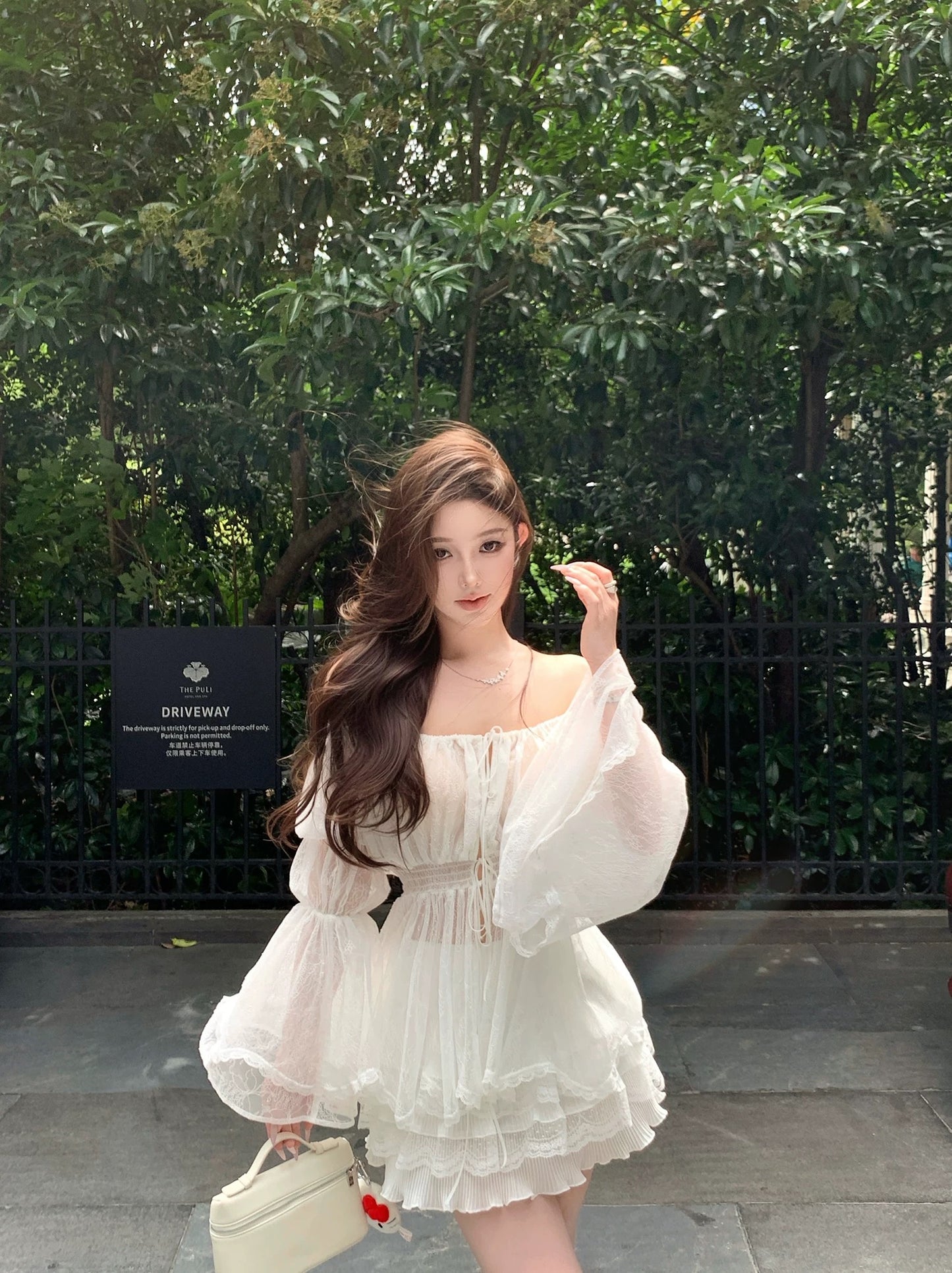 JAYKY YANG【Love Letter】White one-shoulder lace T-shirt with slightly transparent puff sleeves and a design top