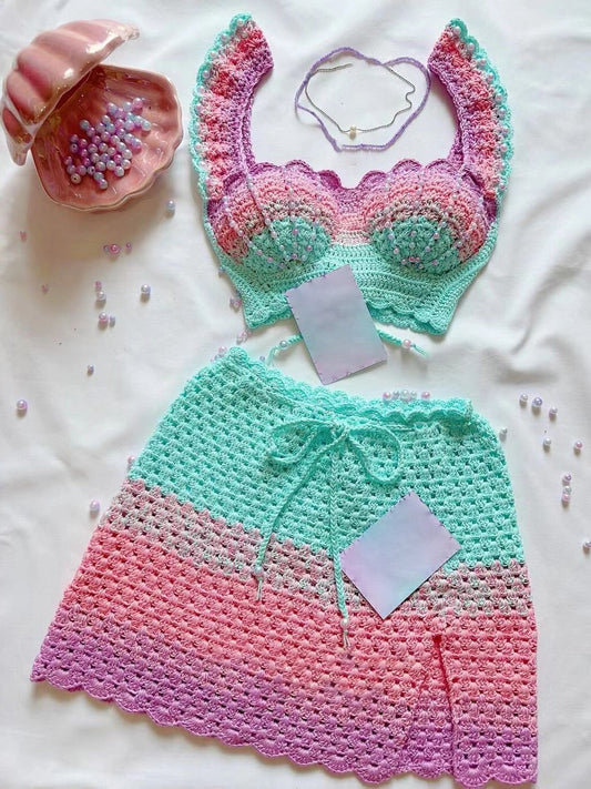 Design sense niche splicing color contrast knitted suspender skirt female 2023 summer new fashion beach suit