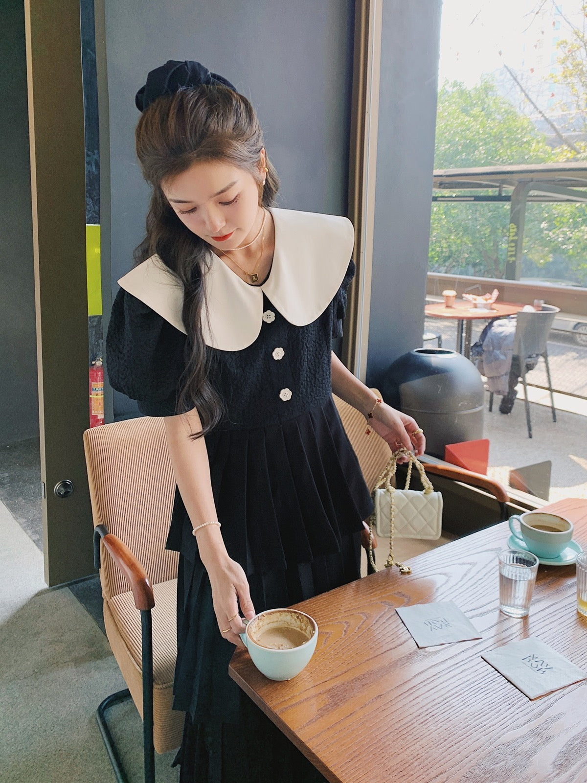 French temperament puff sleeve dress design sense niche 2023 summer new women's clothing high-end pleated cake skirt