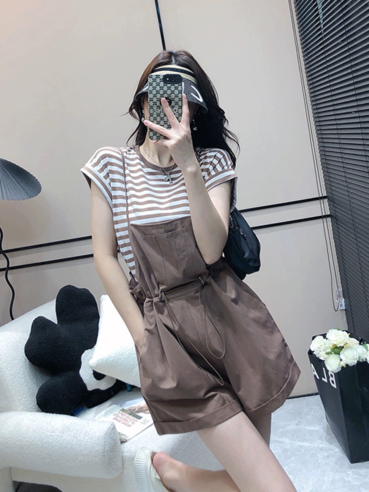 Girly playful age-reducing suit women's summer loose striped short-sleeved T-shirt + one-piece suspenders wide-leg shorts two-piece set