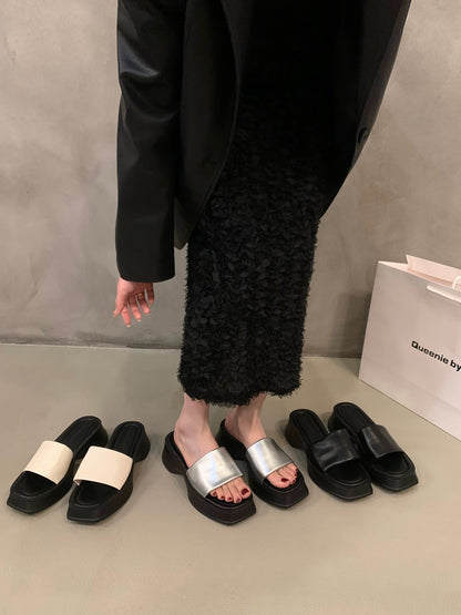 Sponge cake thick bottom stepping on shit feeling word slippers women's shoes outside wear 2023 new summer casual heightening sandals sandals