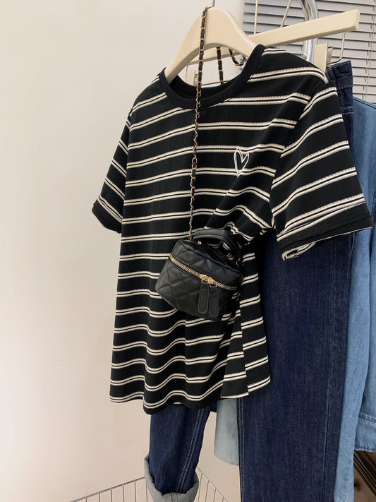 Black striped love shoulder short-sleeved t-shirt women's summer summer design sense niche small loose t-shirt top