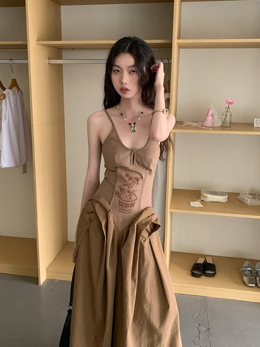 2023 summer new Chinese style minority literature and art embroidery self-cultivation slim waist vertical cutting national style suspender dress dress