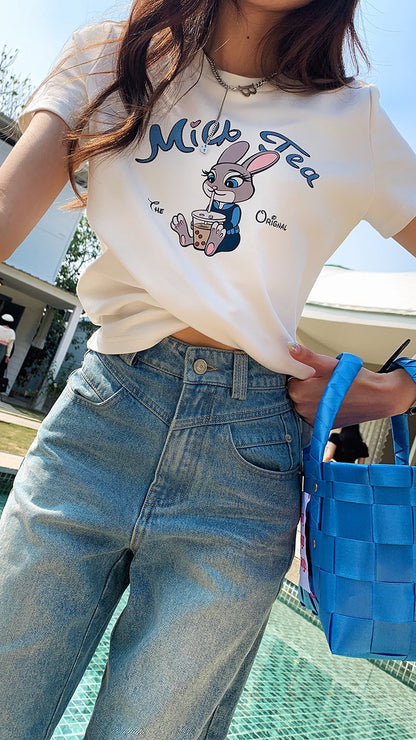 [Earth Shop] Age-reducing cartoon milk tea rabbit print white short-sleeved T-shirt women's summer short round neck shoulder top