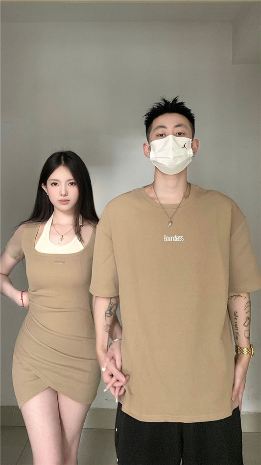 Niche design sense couple outfit summer 2023 Korean version short-sleeved T-shirt female dress French one skirt one clothes ins tide